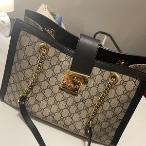Medium Gucci shoulder padlock bag